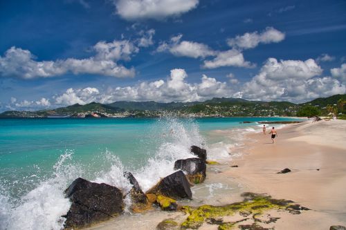 Grenada - Grand Anse Beach - Splashing Waves