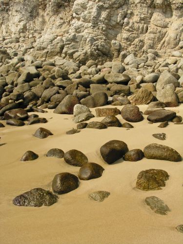 Mexico - Huatulco - Playa Santa Cruz - Stones on the Beach