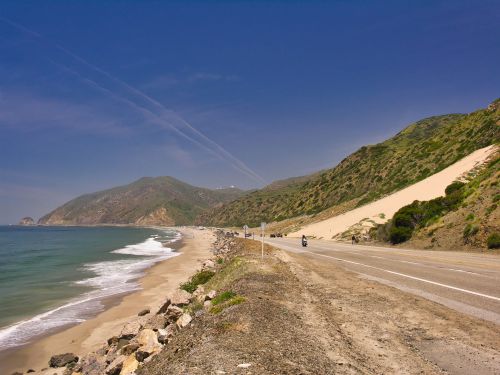 USA - Cafifornia - Road on the Pacific Coast