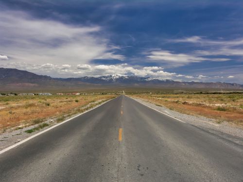 USA - Nevada - Road trough the Desert