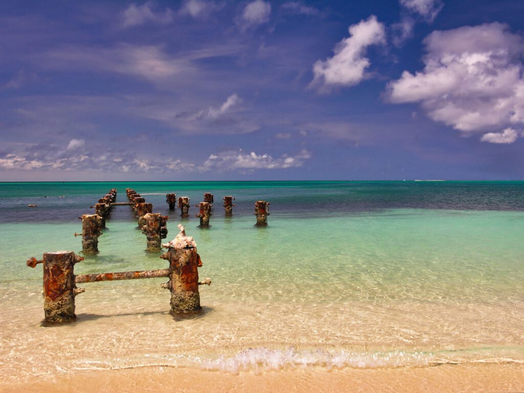 Aruba - Rodger's Beach with broken footbridge